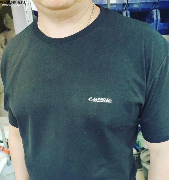Ура Теперь у всех работников есть футболки с логотипом компании скалодромы Жужа а именно JUJAHOLDS. #скалодром #зацепы #jujaholds